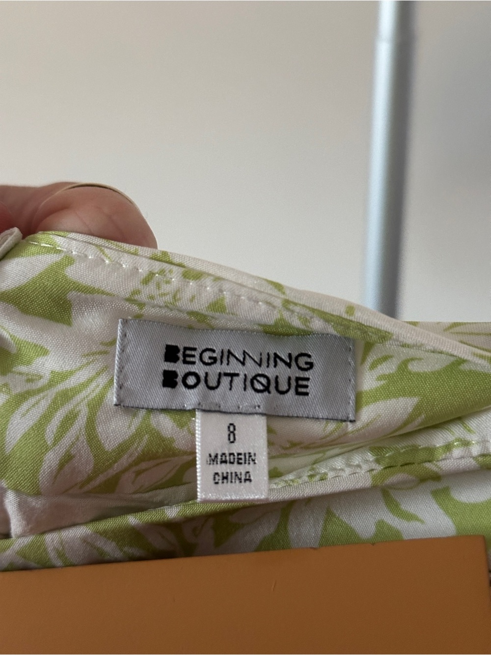Beginning Boutique Green and White Floral Mini Skirt - Picture 3 of 3